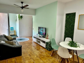 Apt com piscina na praia da enseada Guaruja